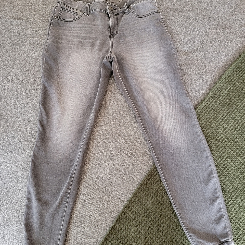 Gray Maurices Denim Jeggings. Size large.